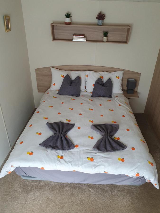 Billing Aquadrome Hotel Нортхамптън Екстериор снимка
