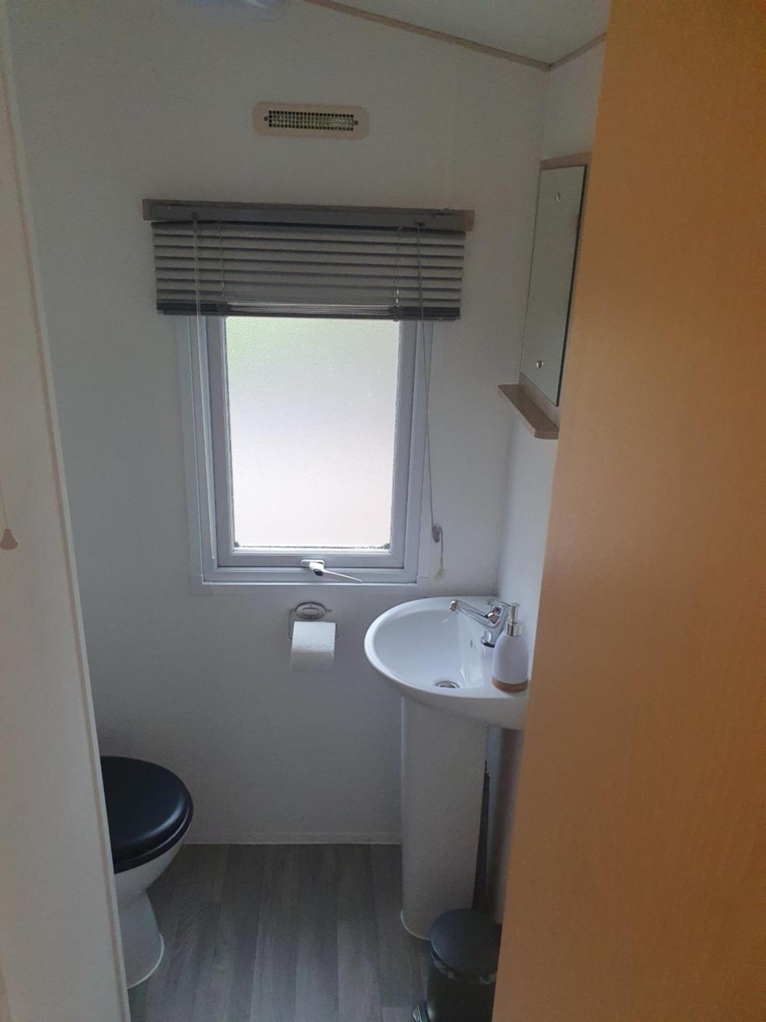 Billing Aquadrome Hotel Нортхамптън Екстериор снимка